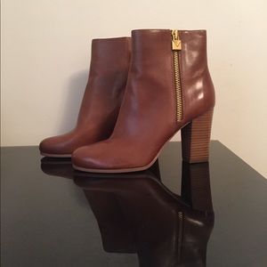 Michael Kors Ankle Boots - Tan